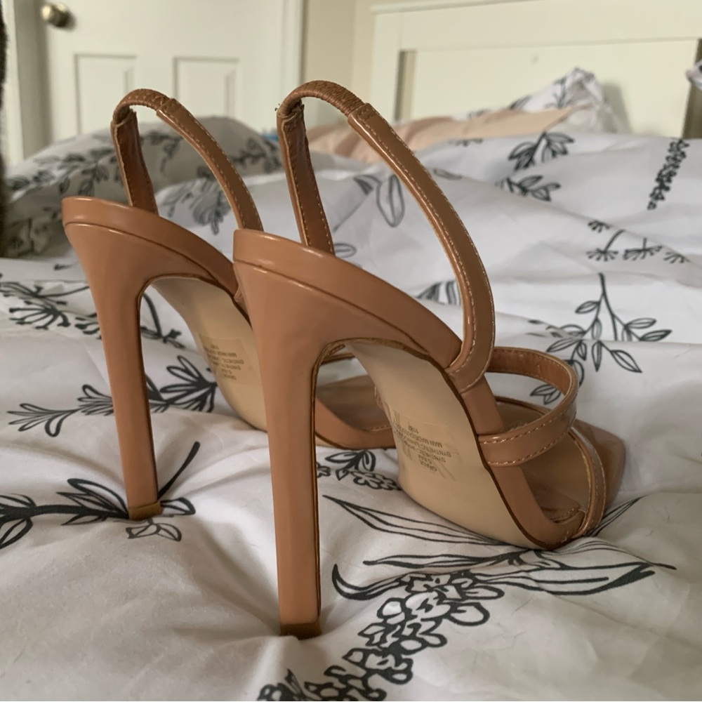 STEVE MADDEN SANDAL HEEL SIZE 6
